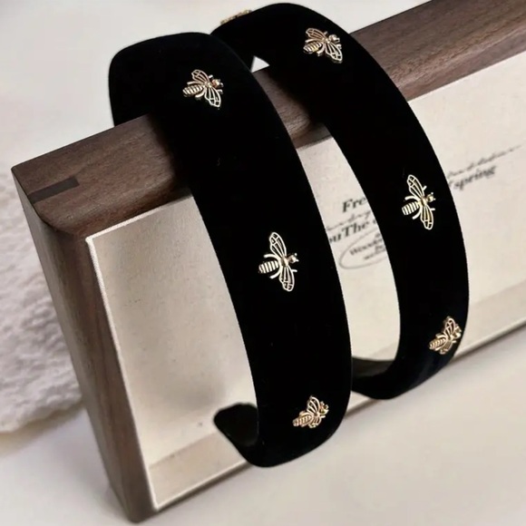 Luxury Designer Velvet Bee Headband, Plush Headband, NEW main image 6
